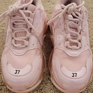 WOMEN'S TRIPLE S CLEAR SOLE SNEAKER IN Pink Size 37
